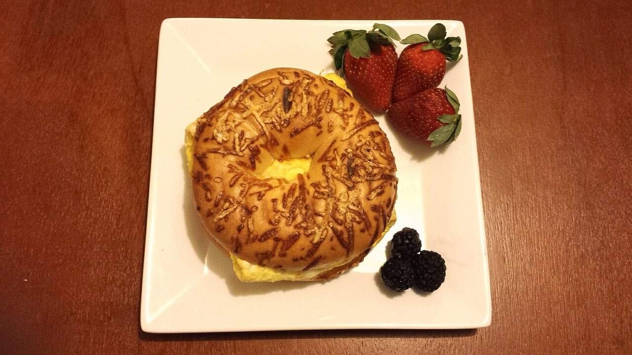 bagels with eggs