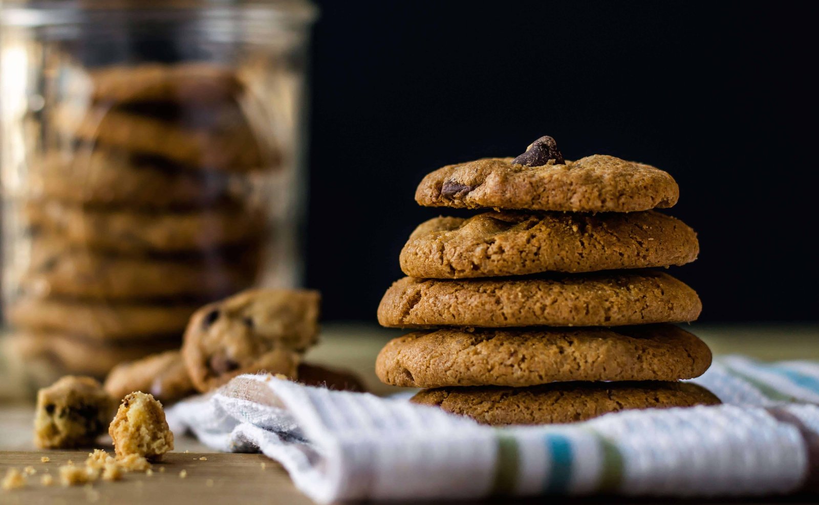 flourless almond butter chocolate chip cookies