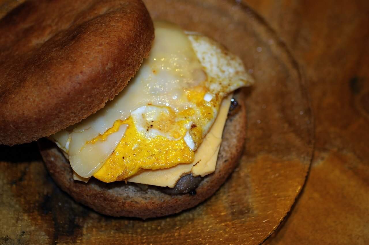 low carb sausage muffin sandwich