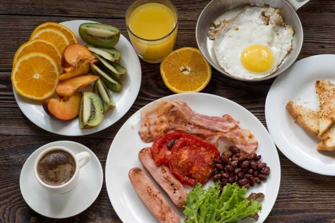 eat with a full plate