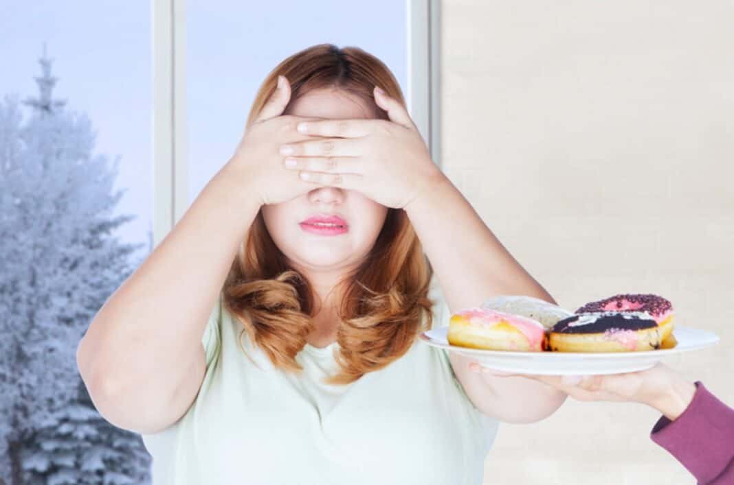 look away from food to stop mindless eating